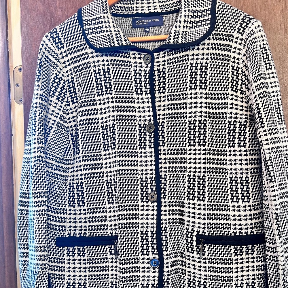 Jones New York cardigan jacket. Size L